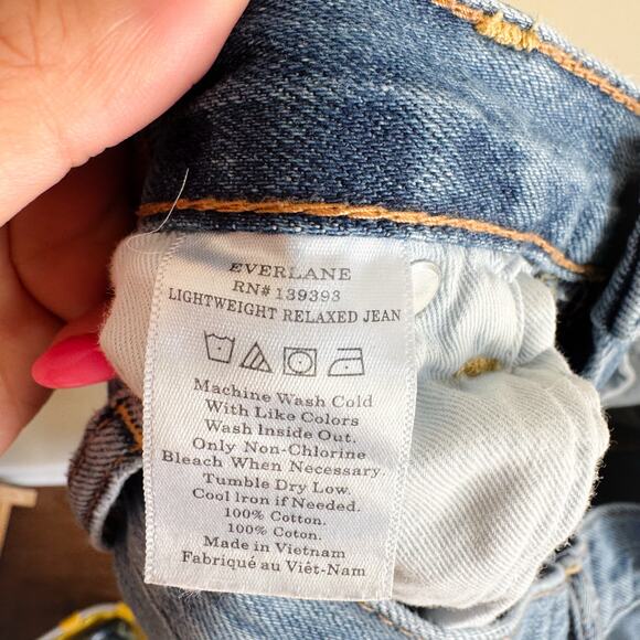 Everlane Light Wash Lightweight Relaxed Jeans - 28 Regular - Picture 4 of 6